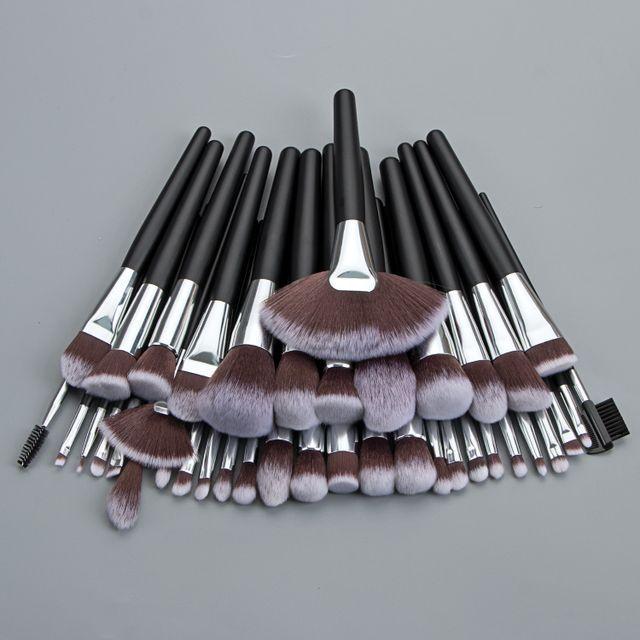 Violeta - Set of 40: Makeup Brush