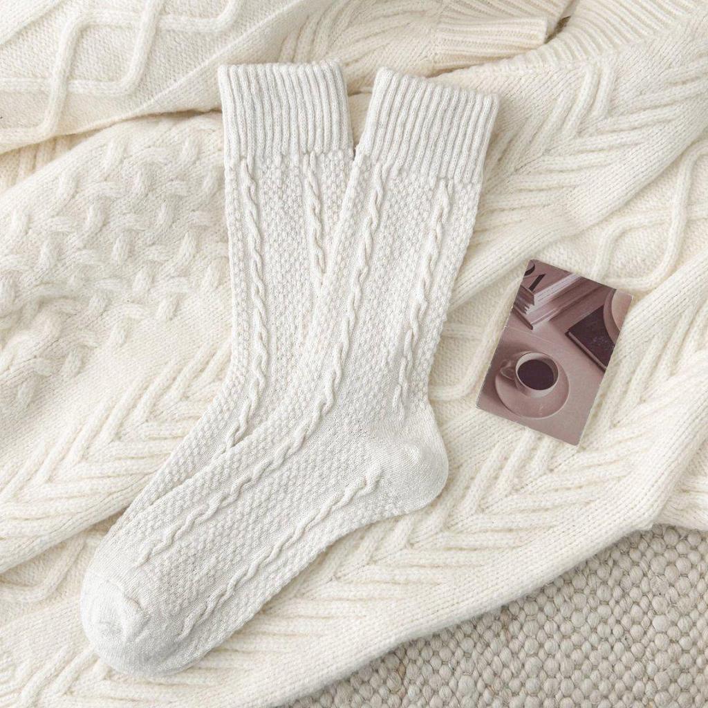 Women's Winter Mid-Calf Velvet-Lined Cable Knit Socks – Warm, Thick, Retro Style