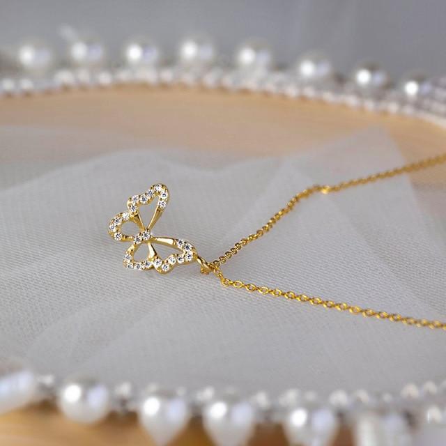 Sterling Tone Butterfly Necklaces Shiny Zircon Stone Clavicle Chain Pendant Necklace Women Jewelry Event Gathering Souvenir GiftTrendy