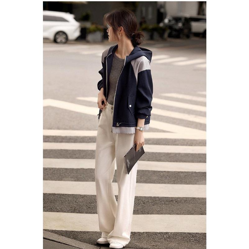 Must-Have de toamnă: Jachetă cu glugă de mărime plus la modă și slăbitoare cu design color block pentru femei