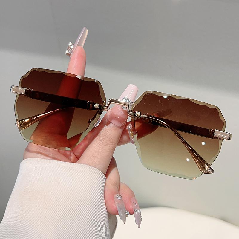 Oversized Rimless Sunglasses Men Fashion Gradient Multi-color Shades Women Trendy Luxury Brand Design Decor Sun Glasses