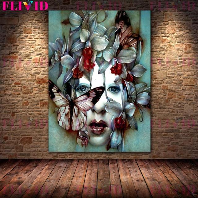 Unheimlich dichter Schmetterling und Mädchen, abstrakte Kunst, geheimnisvolle dunkle Leinwand mit Schmetterlingen und Blumen