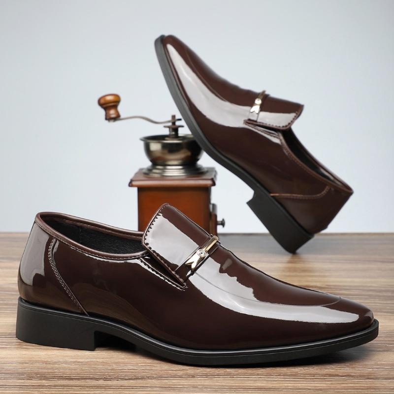 Fashion Luxury Designer Fahion New Pointed Glossy Black Brown Slip On Shoes For Men Casual Loafers Formal Dress Footwear Zapatos Hombre