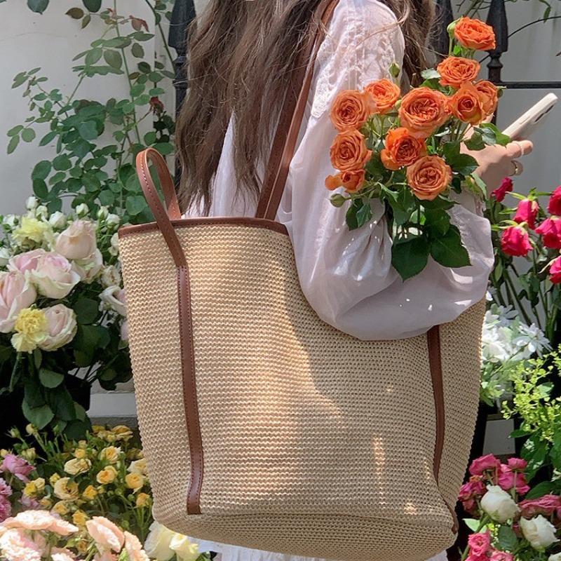 Large Capacity Bag Women's Spring and Summer Versatile Shoulder Portable Seaside Vacation Beach Bag Woven Straw Commuter Tote Bag