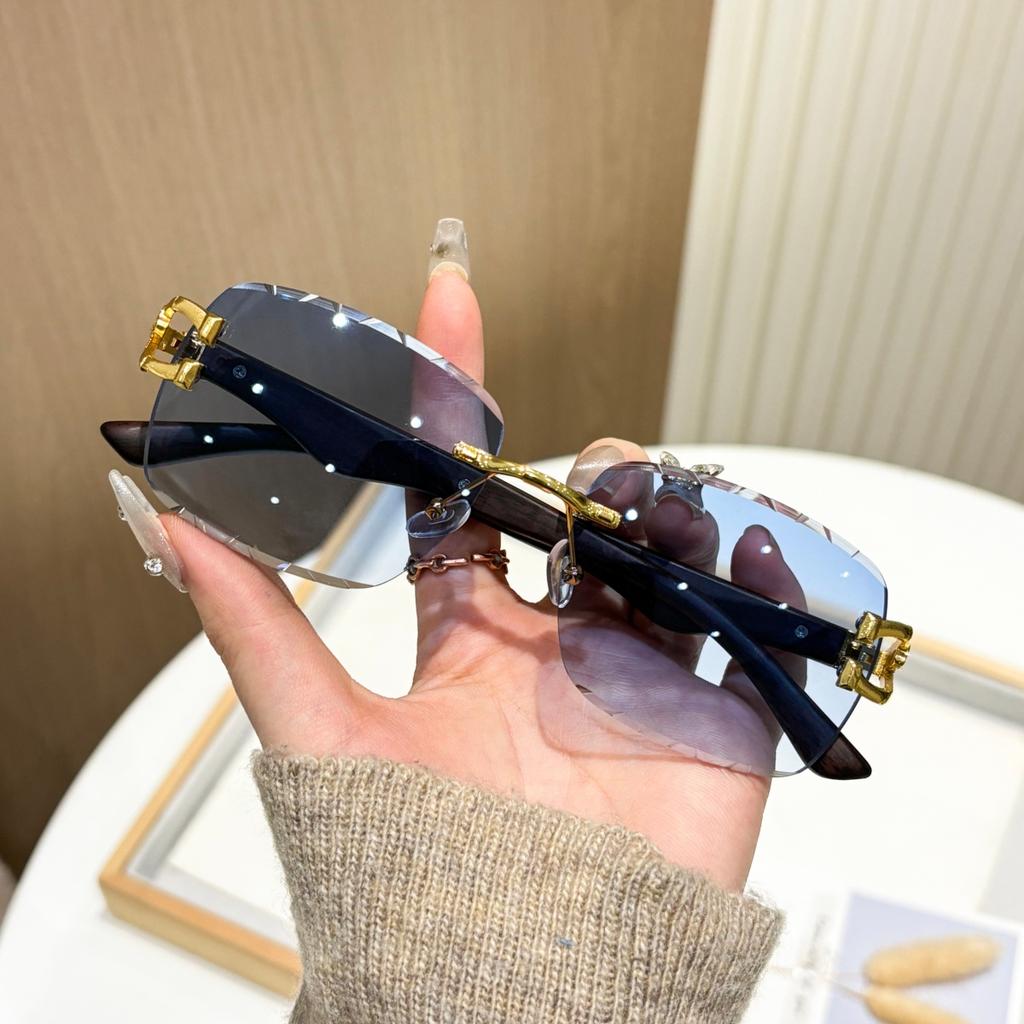 European and American retro style men's and women's fashionable sunglasses trend versatile summer sun shading and UV protection