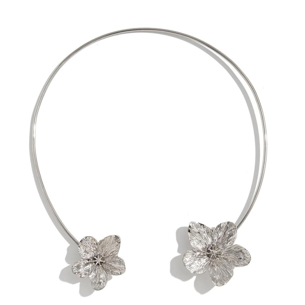 Bohemian Holiday Seestern-Legierungshalsband, kreative personalisierte stereoskopische Blumenhalskette, Nischendesign, Meeresreise mit Damenschmuck