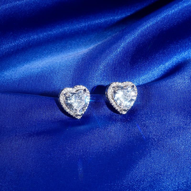 New Peach Heart Zircon Love Necklace Set Retro Personalized Earrings Three-piece Set Jewelry