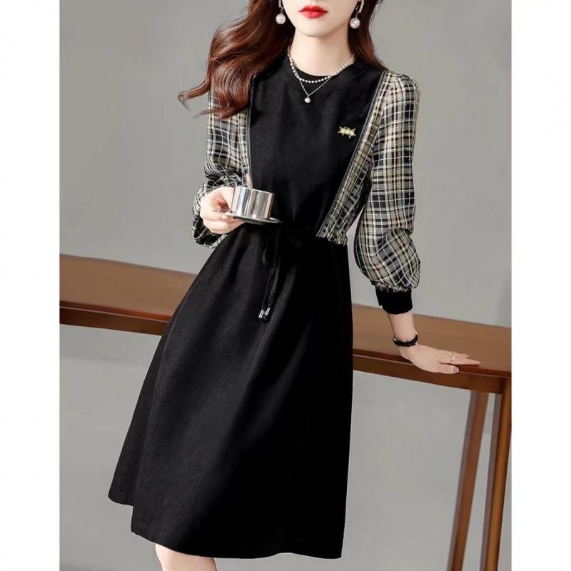Autumn dress 2025 new autumn loose version splicing skirt long sleeve tether waist thin dress