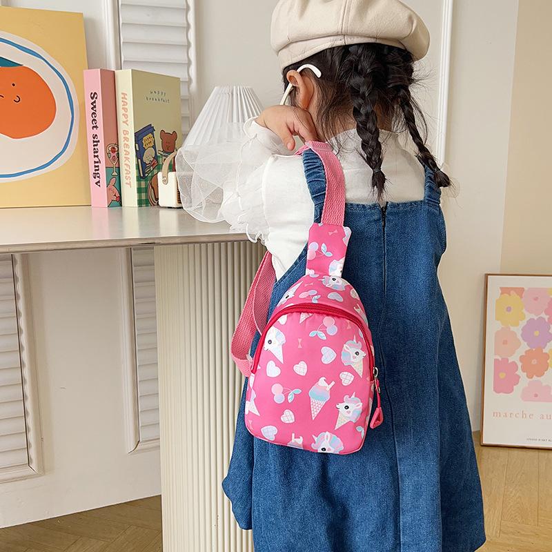 Season's new children's breast bag, kindergarten boys and girls crossbody bag, versatile small backpack, cartoon children's backpack