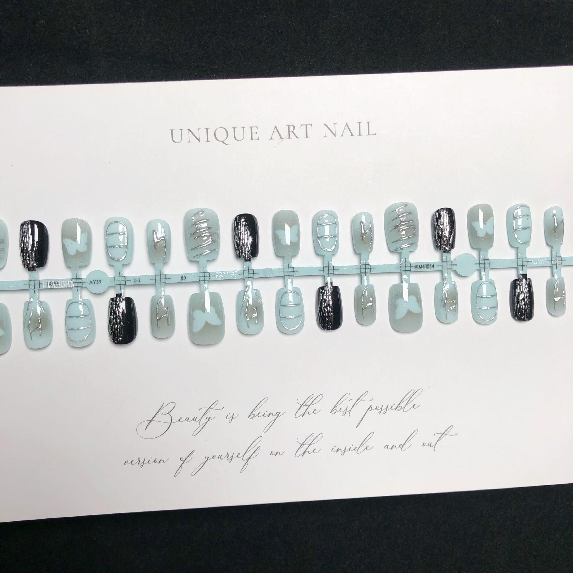 

Милая Крутая Острая Девочка Черно-Розовые Y2K Накладные Ногти - Короткая Длина, Съемные Наклейки для Ногтей