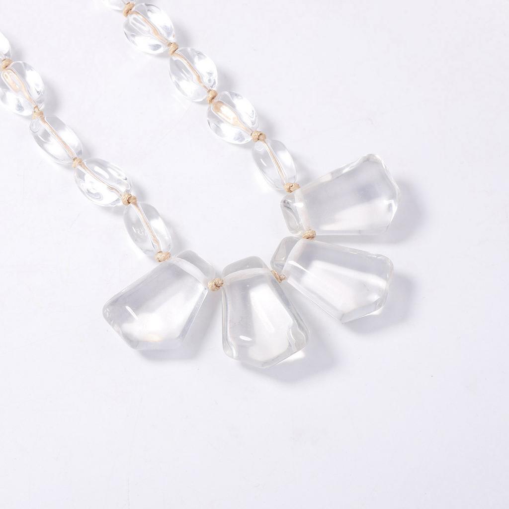 European and American exaggerated resin irregular transparent geometric beaded neck chain casual niche light luxury INS style necklace decoration