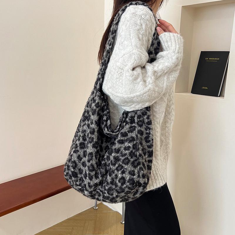Fashion Leopard Print Large-capacity Tote Bag Women's New Work Commuter Bag Popular Shoulder Bag