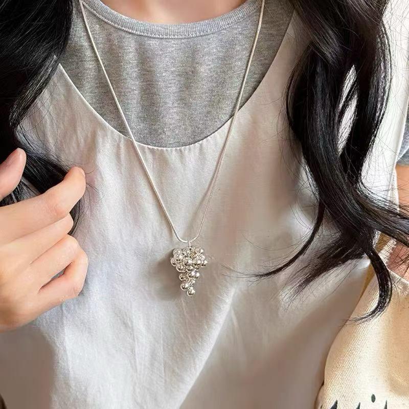 Pearl necklace women's niche light luxury design high-end fashion temperament collarbone chain neck chain sweater chain bead chain