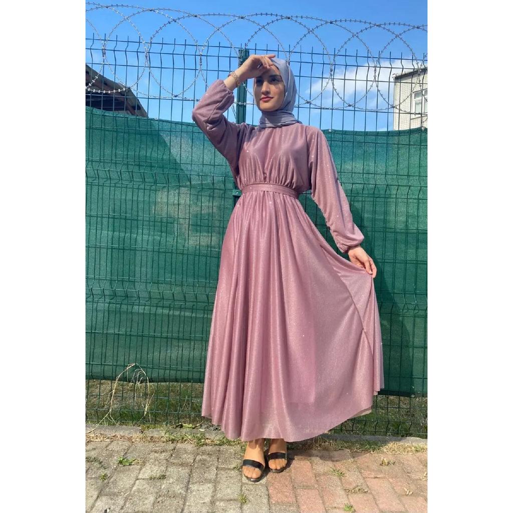 Silbrig-schwarzes Hijab-Abendkleid mit Taillengürtel