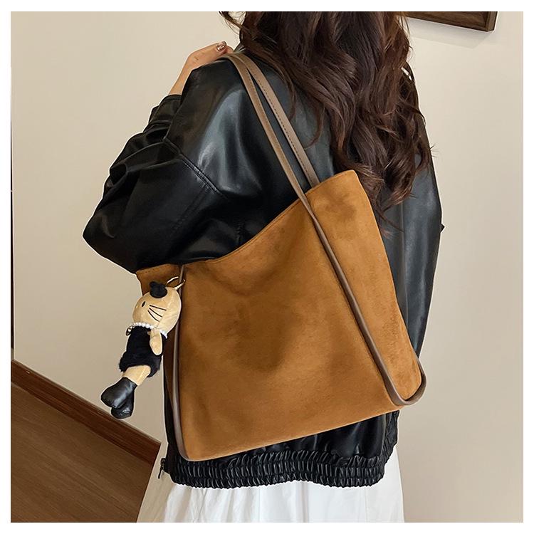 Retro Suede Versatile Shoulder Tote - High-End Fashionable Large Capacity Bag