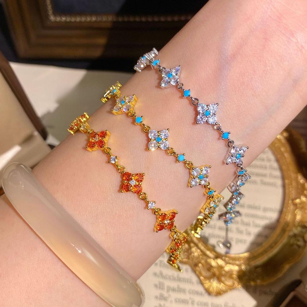 Four-leaf Clover Bracelet Sophisticated and Stylish A Versatile and Sweet Accessory for Women