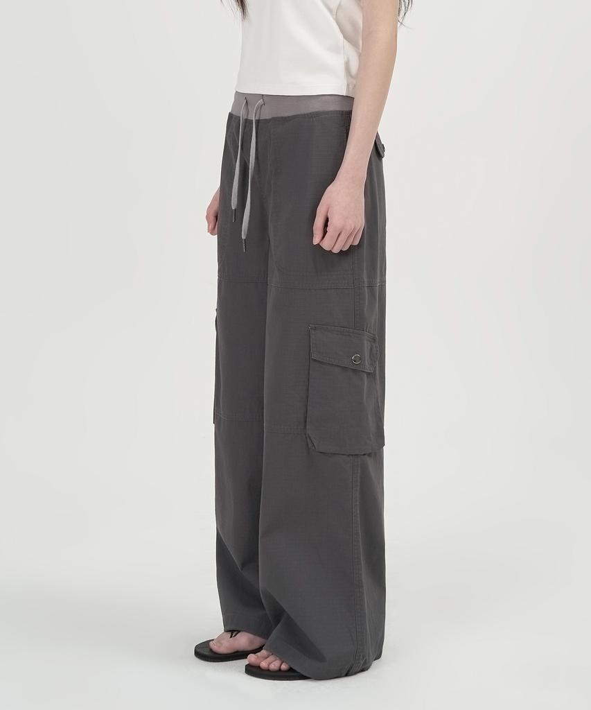 TOFFEE WOMEN W Elastic Waist Wide Cargo Pants (Charcoal)