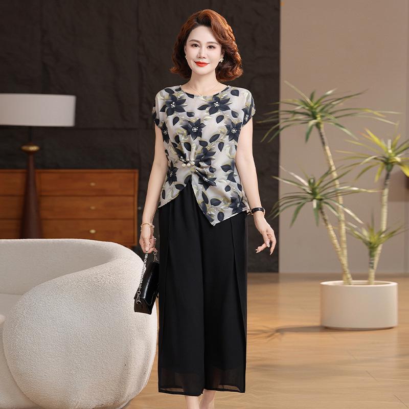 

Mom s 2026 Summer Chiffon Floral Blouse - Elegant Short-Sleeved Top for Middle-Aged Women 5XL [145-160 lbs]