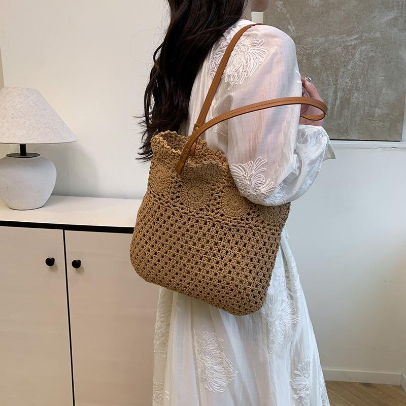 1pcs Bohemian Straw Woven Tote Bag Large Capacity Hollow Floral Shoulder Bag for Beach Vacation Lightweight & Durable