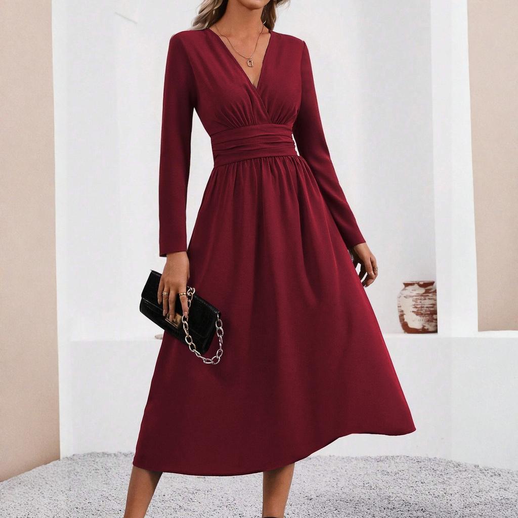 Women's Fashionable Solid Color V-neck Long Sleeved Pleated Long Dress