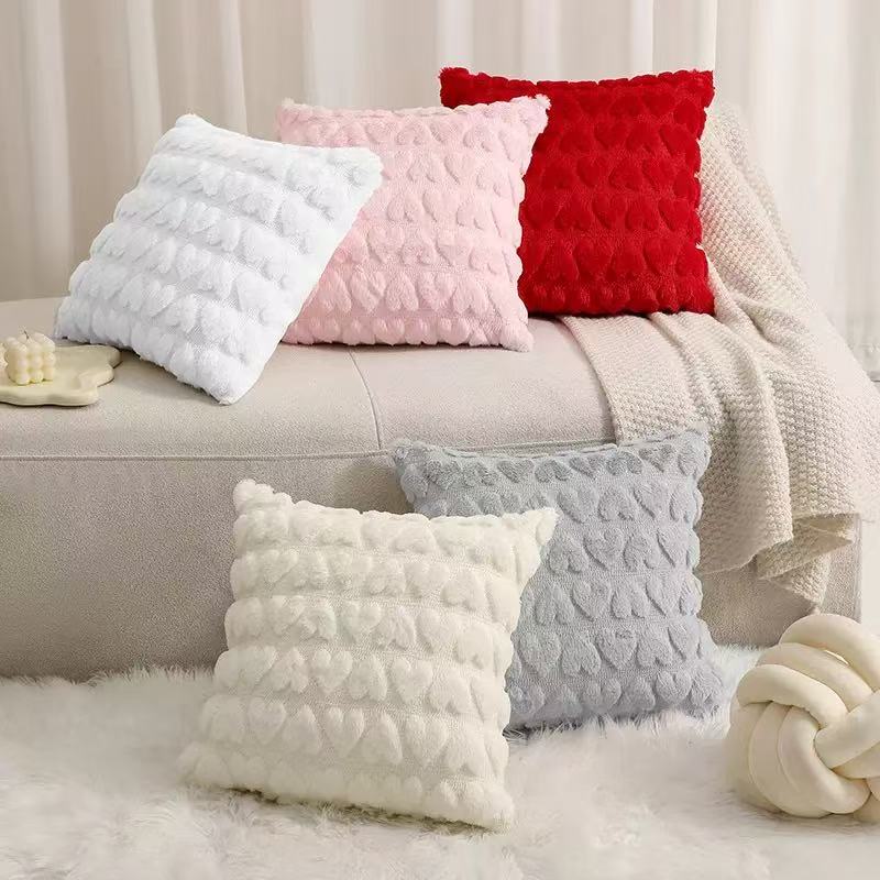 2-piece Set of Plush Throw Pillow Covers with Heart-shaped Patterns, 18 X 18 Inch Soft and Fluffy Cushion Cover, Comfortable Dec