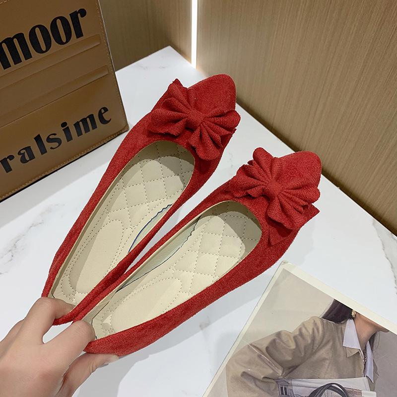 2025 Women's Solid Color Floral Pointed Flat Cloth Shoes with Embroidered Design In Large Sizes