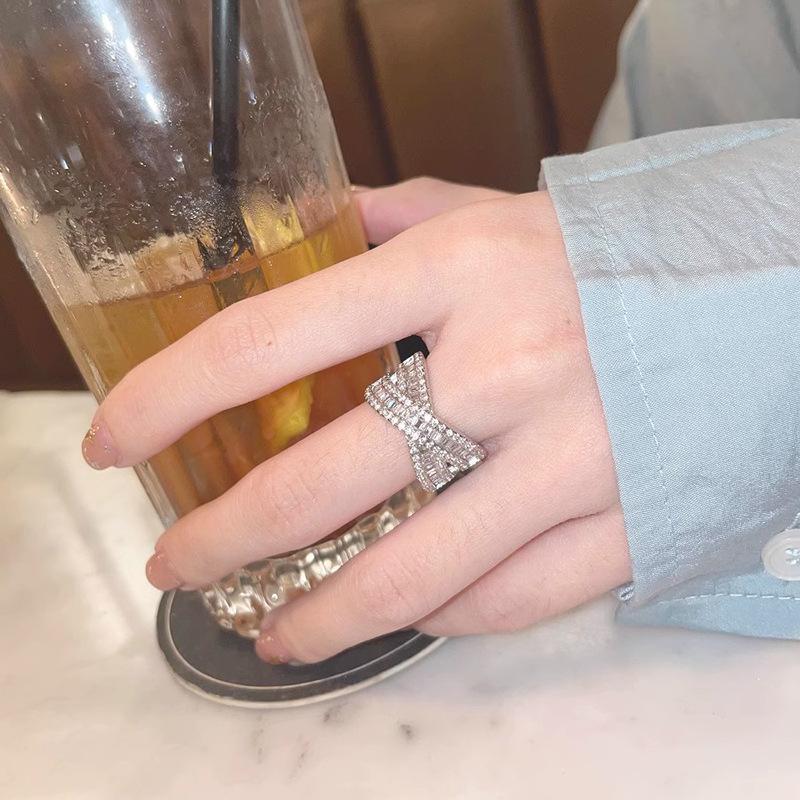 Cold Wind Light Luxury Fashion Personality Niche Design Retro Full Diamond Zircon Adjustable Open Index Finger Ring