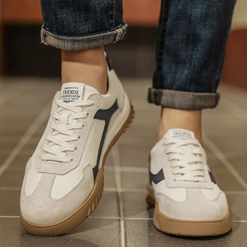 Fashion 2025 New Men's Casual Lace-Up Sneakers Lightweight Fashion Skate Shoes for Men Breathable Male Flats Comfortable Outdoor Shoes