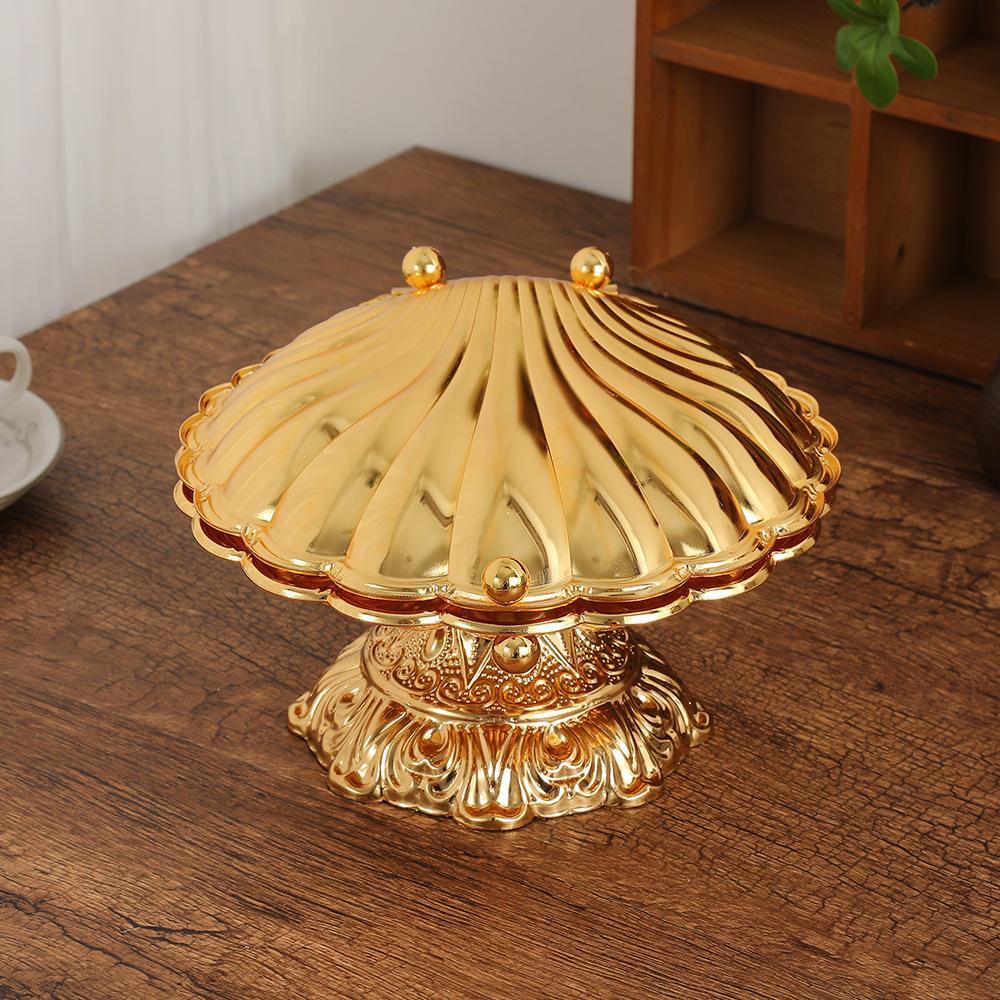 Scatola per caramelle a forma di conchiglia creativa, Ciotola per frutta in lega di zinco dorata traforata, Piatto da portata per decorazione domestica retro di lusso leggero