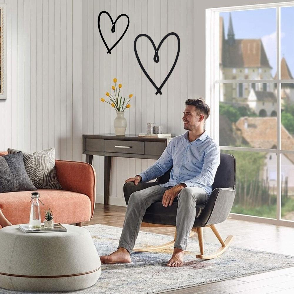 1pc Metal Simple Decor Heart-shaped Metal Wall Hanging Ornament Metal Love Wall Art for Bedroom and Living Room Black