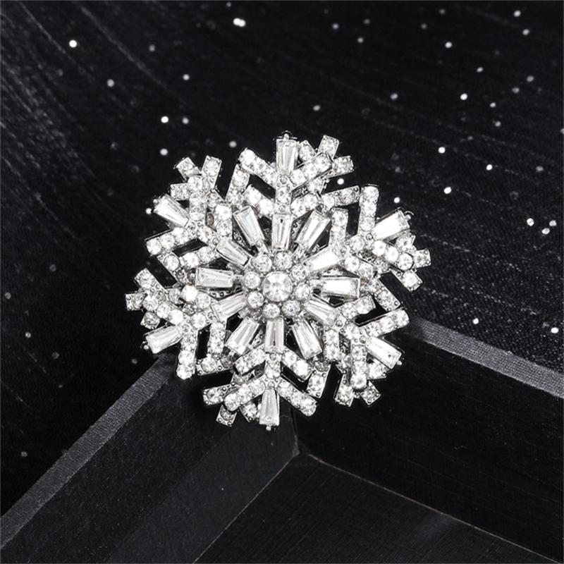 Elegant 3D Rotating Snowflake Brooch For Formal Event And Holiday Parties Crafted From Sturdy Alloy Material