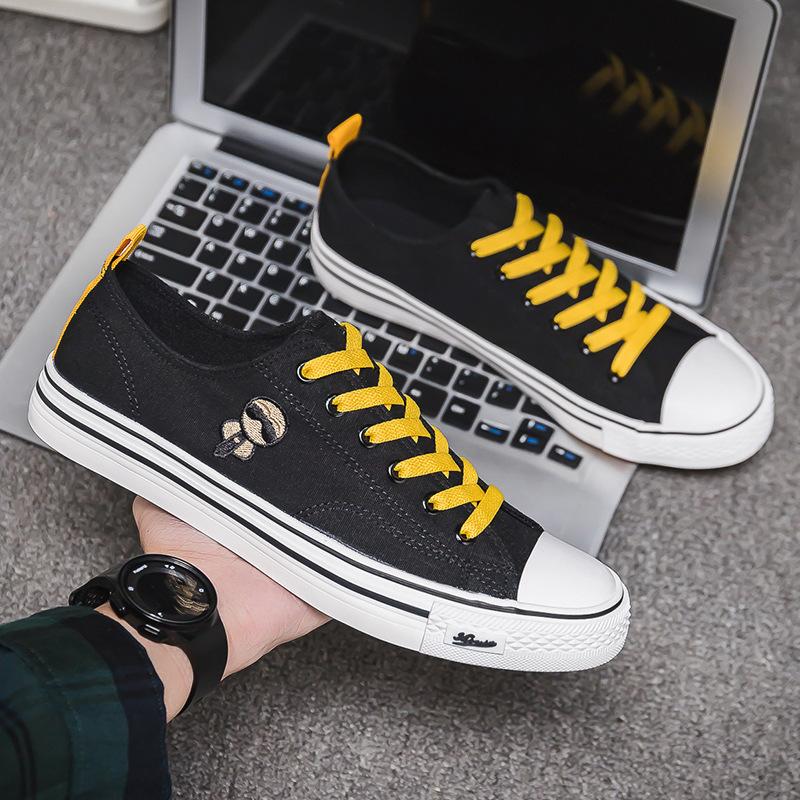 

2025 весна новые парусиновые модные туфли модные универсальные повседневные спортивные туфли для серфинга дышащие низкие тканевые туфли черные мужские туфли 39