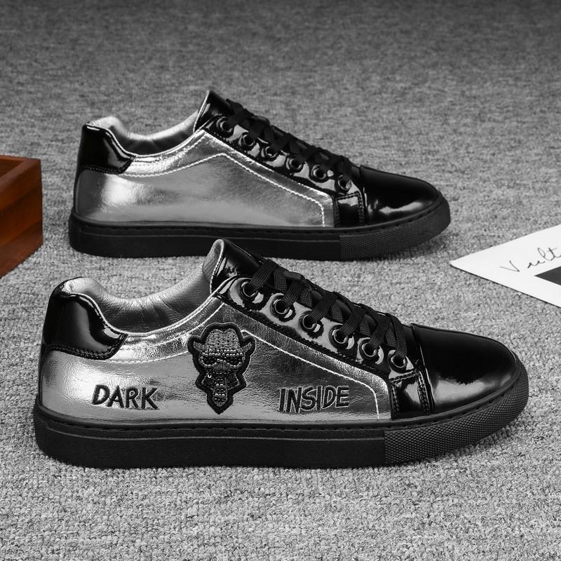 

Модная и универсальная спортивная обувь премиум-черного цвета, легкая роскошь и низкий верх для летних подростков. 44