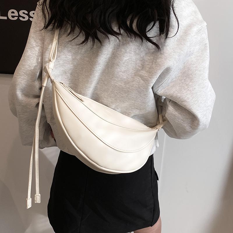 2025 South Korea's new crossbody dumpling bag fashion niche design breast bag versatile trend shoulder women's bag