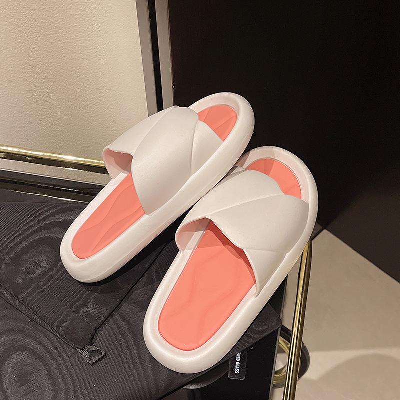 

Тапочки верхняя одежда женская летняя мода сандалии на толстой подошве пляжные уличные с мягкой подошвой новые классные тапочки женская обувь 40-41 [one size smaller]