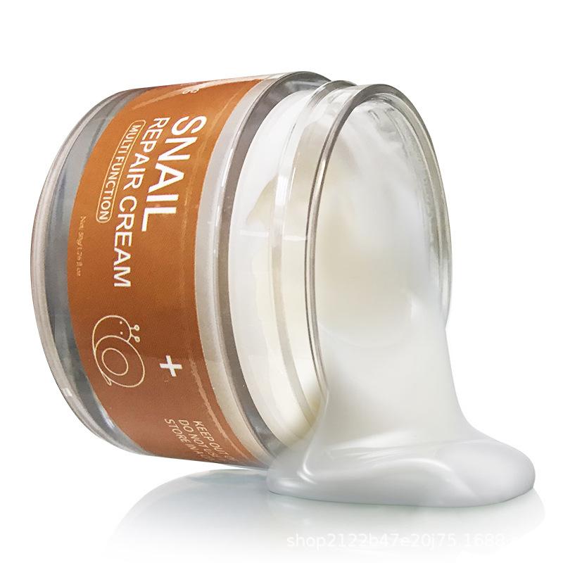 Pleťový krém Snail essence zmírňuje matnost pokožky, hydratuje a zvlhčuje pokožku