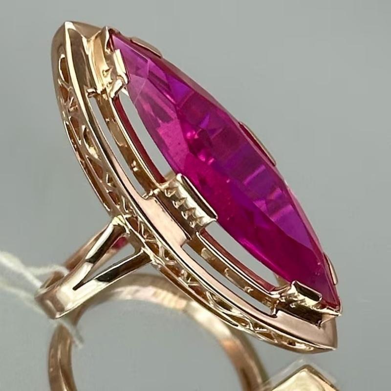 Magnifique Bague pour Femme Incrustée de Zircon Rouge Dorée Tendance Sculpture à la Main Bijoux Quotidien Party Cadeau d'Anniversaire