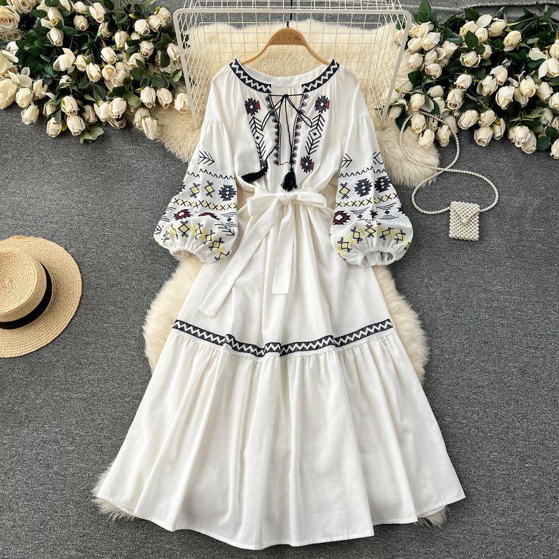

Bohemia Travel Embroider Loose Big Hem Dress White One size