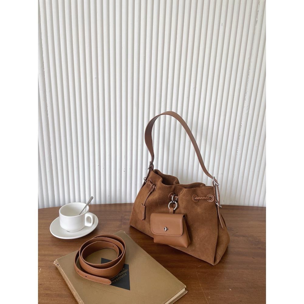 

Maillard matte cowhide cloud pleated bag, underarm bag, deerskin fleece single shoulder strap tote bag 30x15x20CM коричневый