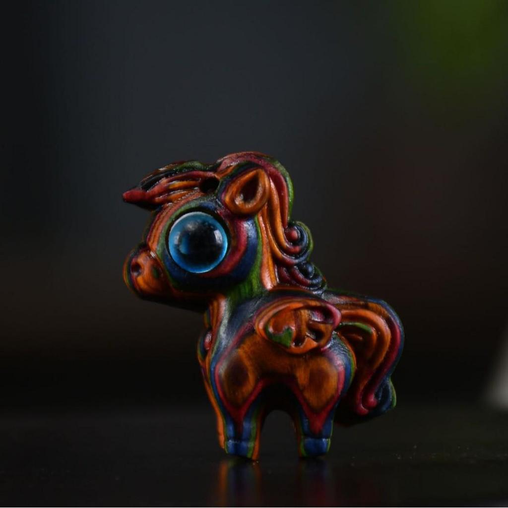 Rainbow Wood Carving: Cute Cat Desktop Ornament - Creative Miniatures for Home Decor
