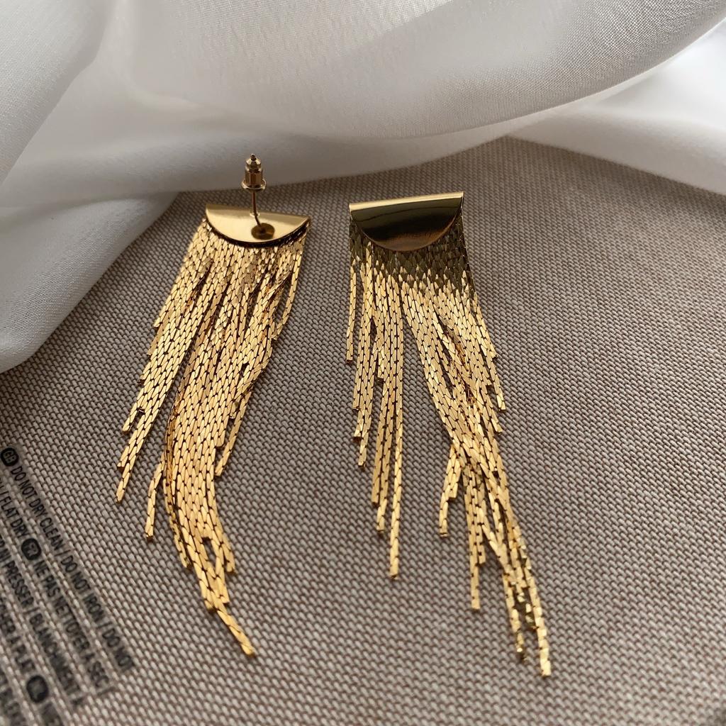 High-End Atmospheric Metal Long Fringed Earrings For Women, Light Luxury Design, Simple Temperament, Versatile Earrings For Women