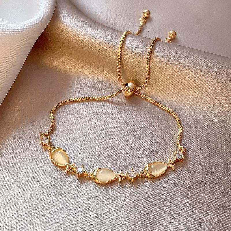 2025 Trendy Pearl Zircon Flower Bow Bracelet: Women's Chic, High-End, Versatile Design