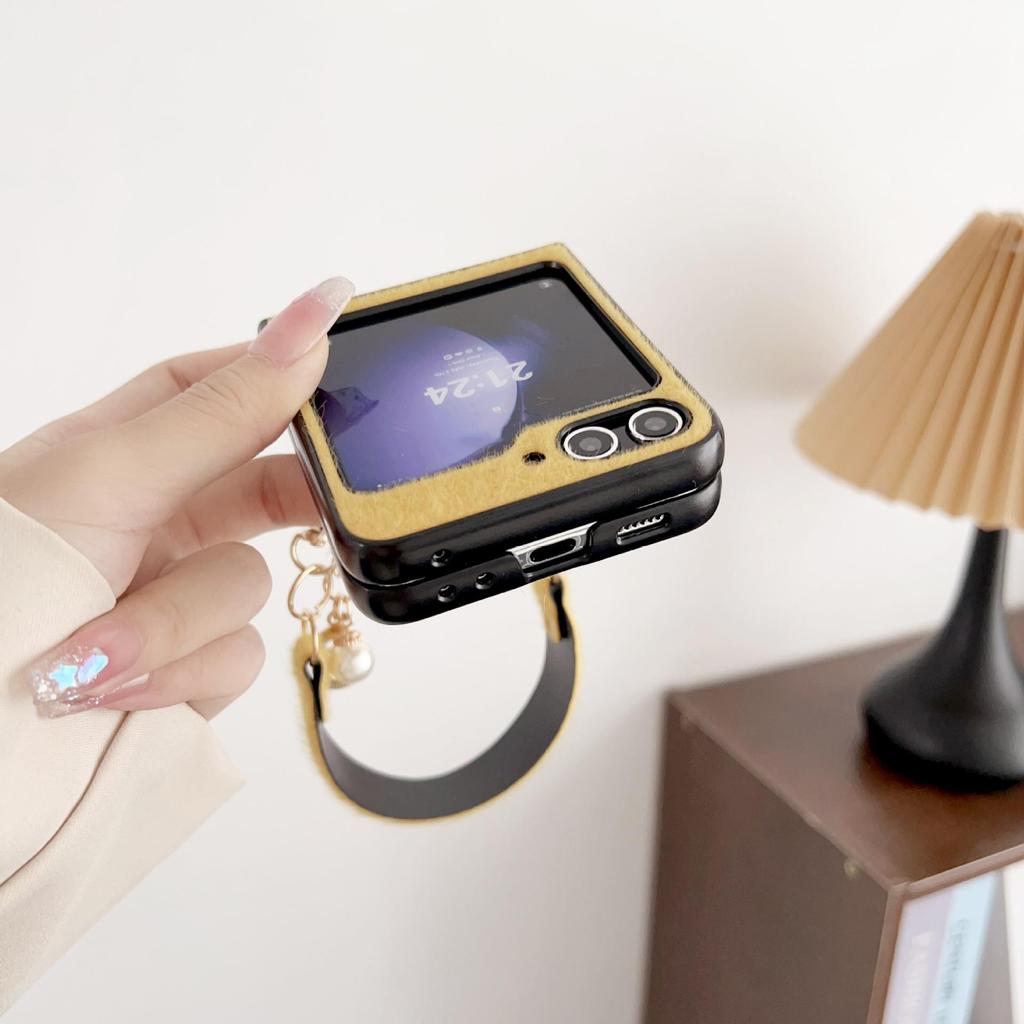 Capa de Celular Samsung Z Flip Pelo de Vison com Bola de Pelúcia DIY para Modelos 3-7