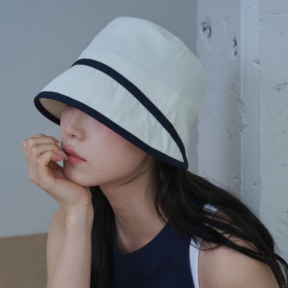 ALLINCOMPLETE Contrast Line Moon Bucket Hat  2 Colors 