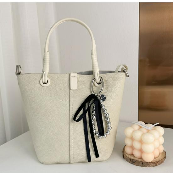 Korean-Style Bow Car Keychain with High-End Silver Bead Ribbon Pendant