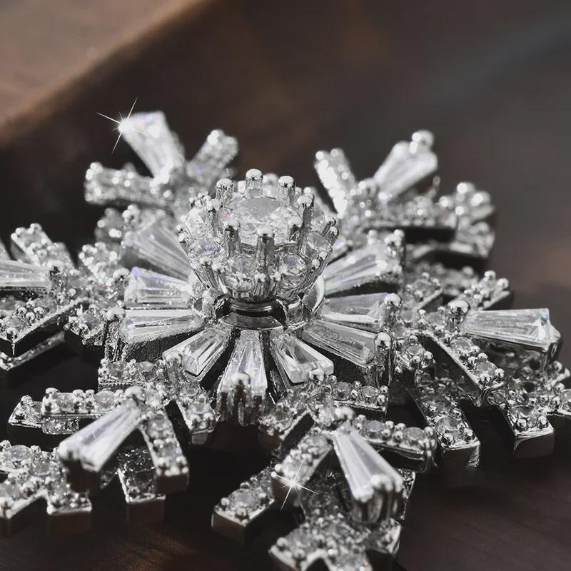 2024 Luxury Rotating Snowflake Brooch: Trendy & Versatile Accessory for Suits