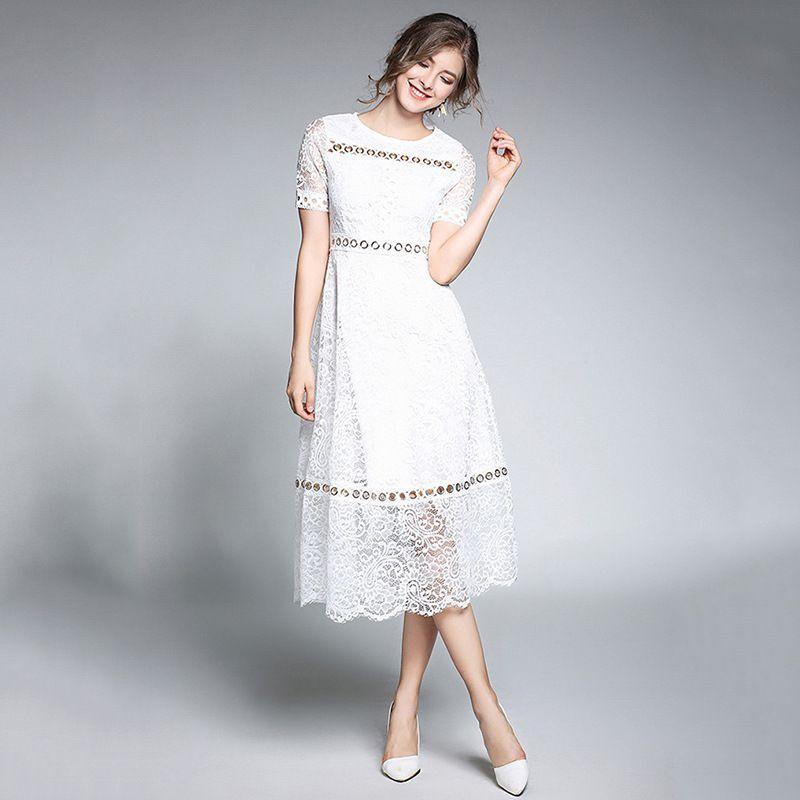 Abito da Cocktail da Donna in Pizzo Floreale Sweetheart Aderente e Svasato per Eleganti Serate