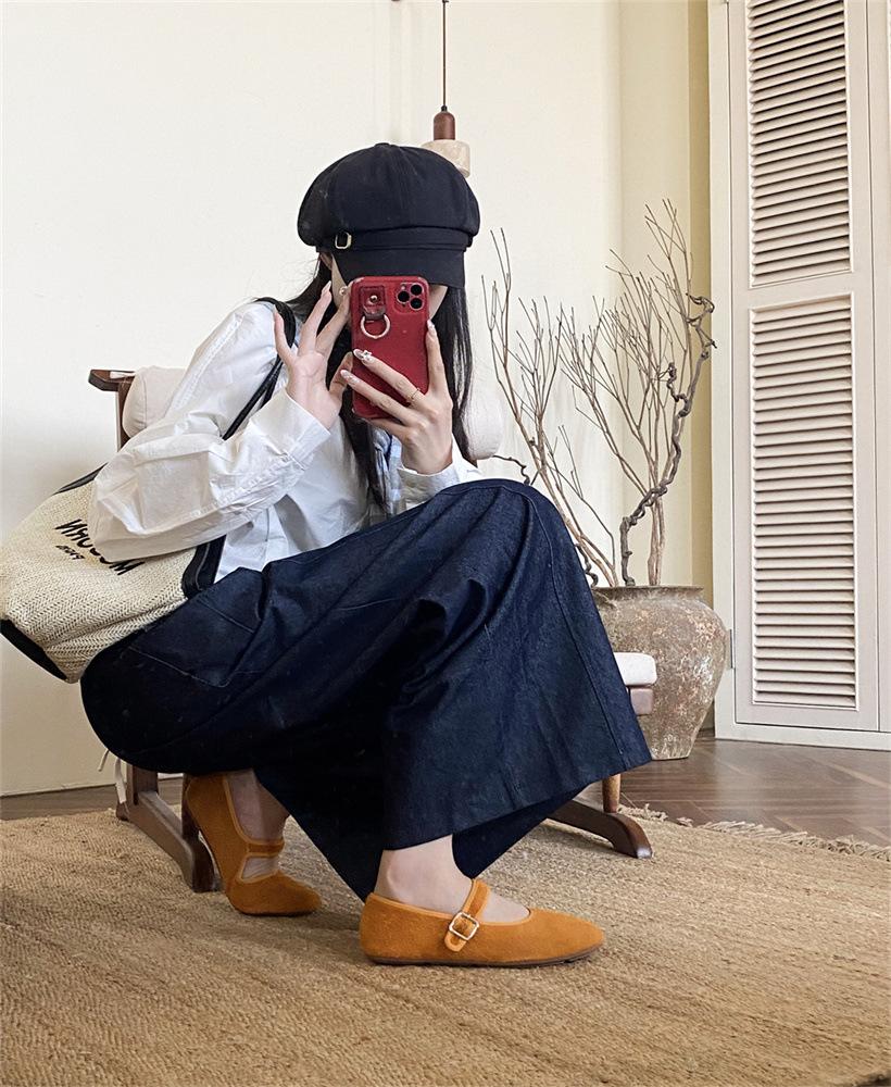 The first layer of cowhide small single shoes for women's autumn new one-word buckle with shallow mouth round head flat bottom versatile