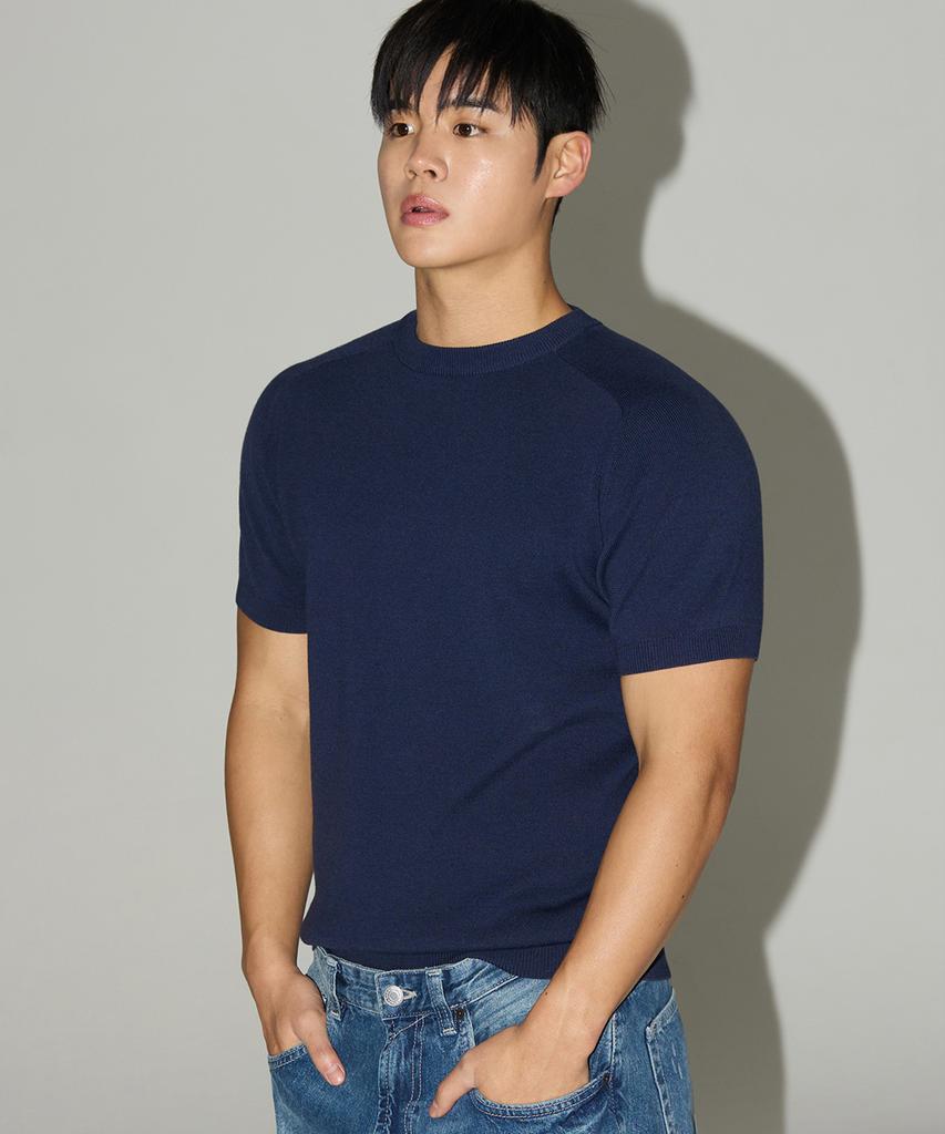 Michikoleondeonseupocheu Saddle Round Muscle Fit Knit Navy