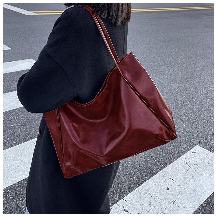New Women's Large Capacity Tote Bag Soft Leather Shoulder Bag Vintage Casual Handheld Bucket Bag